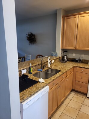 Microwave, stovetop, dishwasher, cookware/dishes/utensils - 2 BR Condo with pool, Tennis, Basketball courts, gym, & close to Rehoboth Beach (Rehoboth Beach)
