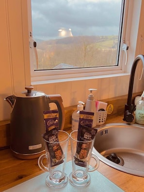 Kabin | Dapur pribadi | Lemari es, microwave, oven, dan kompor