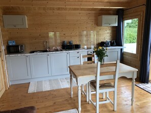 Dining - Lovely cabin with country views in popular Somerset village. (Taunton)