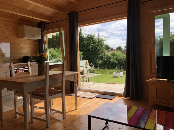 Interior - Lovely cabin with country views in popular Somerset village. (Taunton)