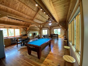 Games room - Post and Beam Carriage House in the heart of Mad River Valley (Waitsfield)