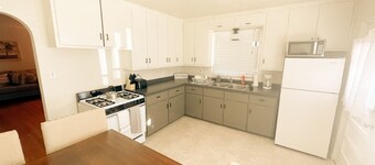 Pet Friendly! Private Casita in Nob Hill