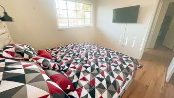 4 soveværelser, skrivebord, strygejern/strygebræt, Wi-Fi