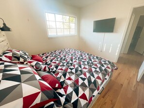 4 bedrooms, desk, iron/ironing board, WiFi