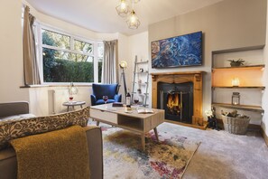 Casa conforto | Área de estar | Smart TV 45 polegadas com canais digitais, TV