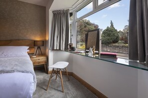 Casa conforto | 2 quartos, Wi-Fi de cortesia, roupa de cama