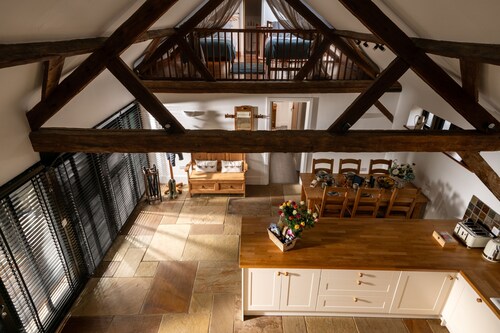 Award-winning barn conversion offering spacious accommodation near South Downs National Park.
