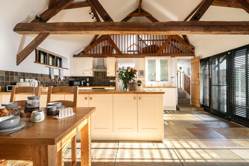 Award-winning barn conversion offering spacious accommodation near South Downs National Park.
