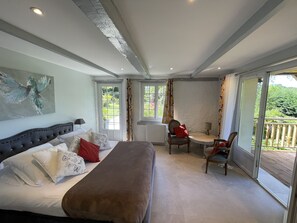 Exclusive Double Room | Premium bedding, memory foam beds, individually decorated - la Fontaine Romy (Genneville)