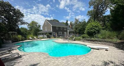 Large Home with Private Pool, Gym, Sauna, 7 Bedrooms, Sleeps 21