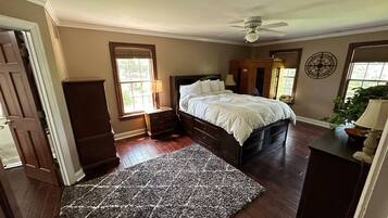 7 camere, una scrivania, ferro/asse da stiro, Wi-Fi gratuito