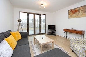 Molineux Apartment | Wohnbereich | Fernseher
