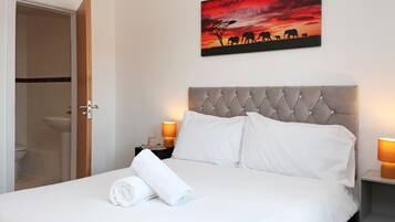 Mander Apartment | 2 Schlafzimmer, Bügeleisen/Bügelbrett, Bettwäsche