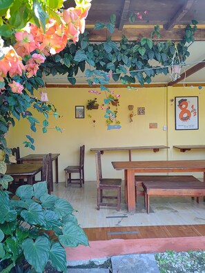 Free daily buffet breakfast - Pousada Lira Praieira (Paraty)