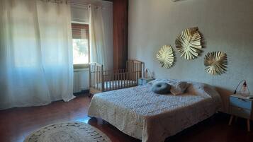 5 chambres, fer et planche à repasser, Wi-Fi gratuit, draps fournis