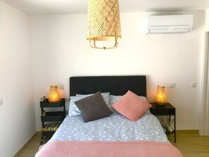 3 bedrooms, desk, iron/ironing board, travel crib