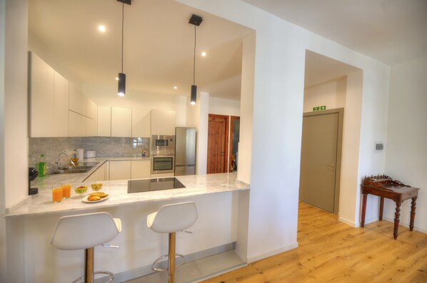 Fridge, microwave, oven, dishwasher