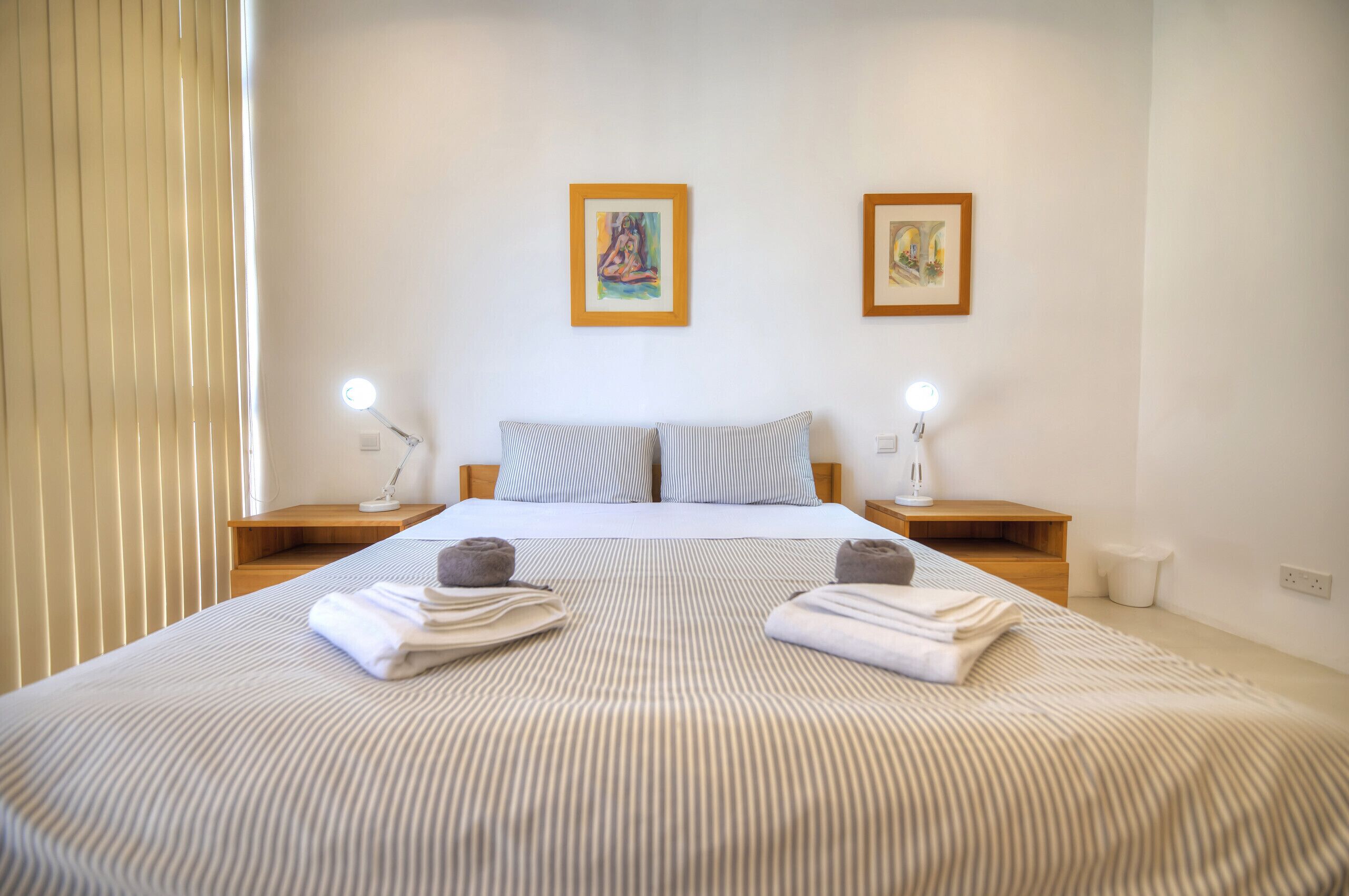 2 habitaciones, tabla de planchar con plancha y wifi gratis 