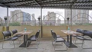 Dining - Treebo Amber Imperial (Mumbai)