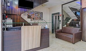 Reception - Treebo Amber Imperial (Mumbai)