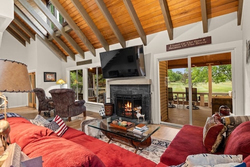 Luxury 4BR With Golf Course Views at Country Club w/ Hot Tub