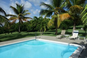 Piscine extérieure