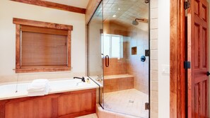 Shower, hair dryer, towels - Lodestar #2001 (5-Bedroom Home) - Pets Allowed by RedAwning (Mammoth Lakes)