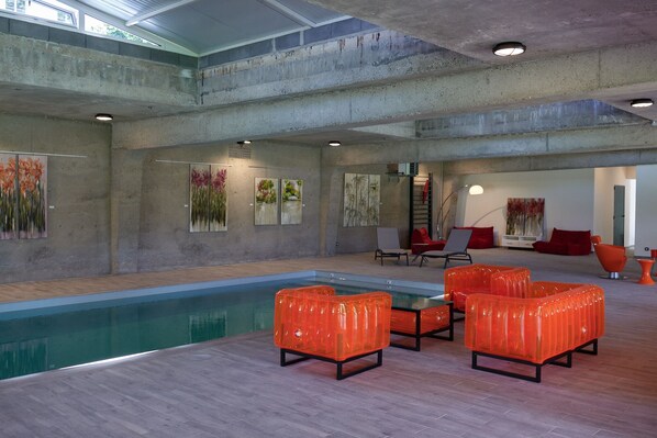 基本平房, 獨立浴室, 花園景 | 室外泳池 | 室內泳池、暖水池