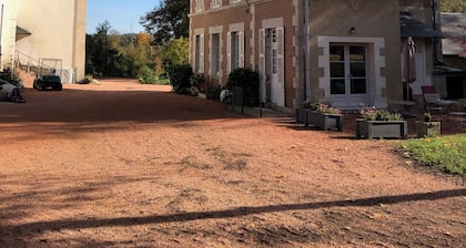 Gite Vichy : Chateau de Charmeil