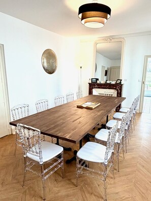 Basic Cottage, Ensuite, Garden View | Dining - Gite Vichy : Chateau de Charmeil (Charmeil)