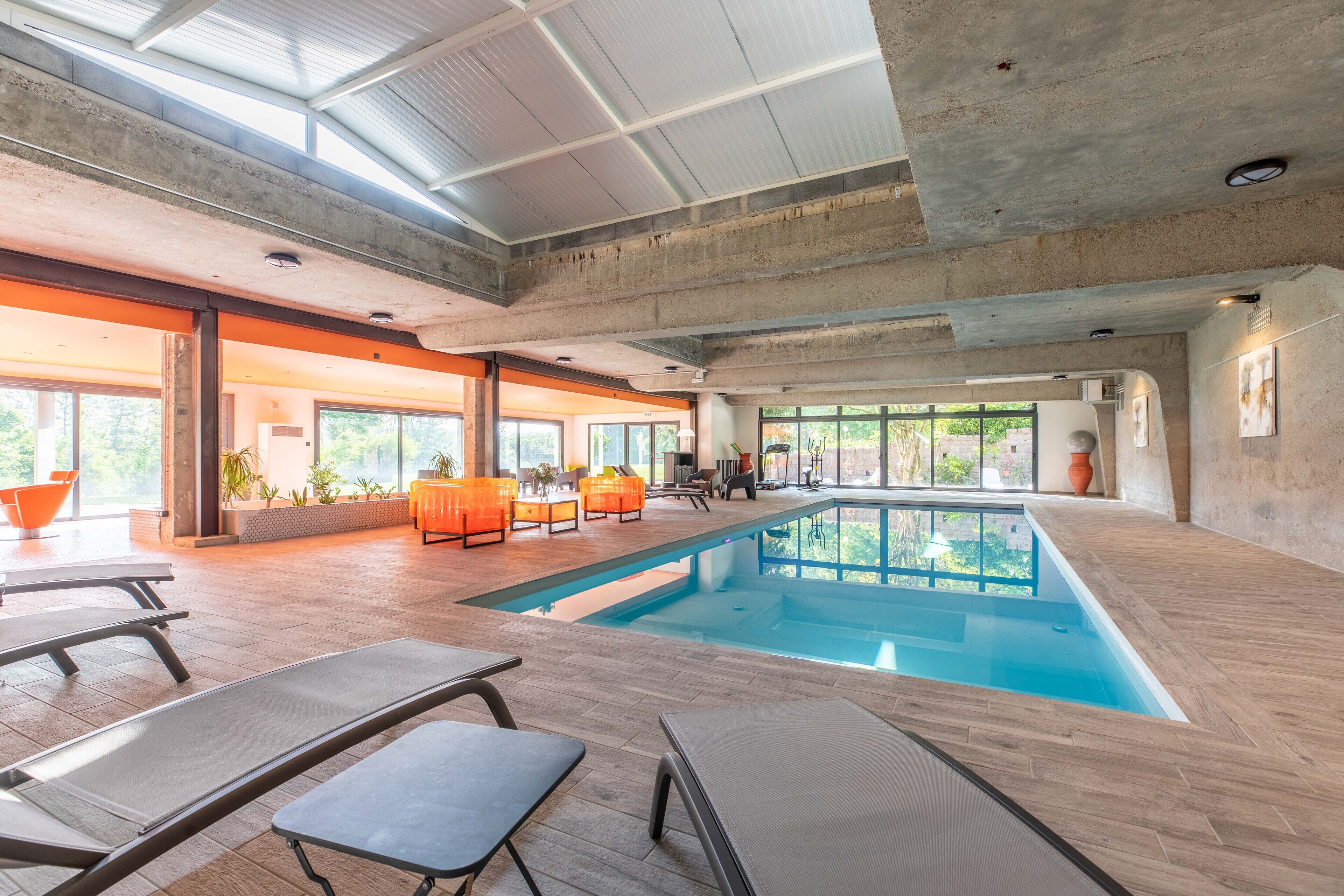 室內游泳池和溫水游泳池