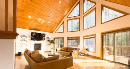 Cozy Cedar Chalet with Heated Pool