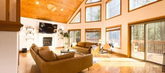Cozy Cedar Chalet with Heated Pool