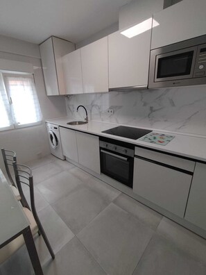 Private kitchen - Fantastic apartment 5 minutes from the city center (Gijón)