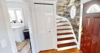 Seaside Getaway Home, Near Salem, Comes with Free Parking & Wi-Fi!