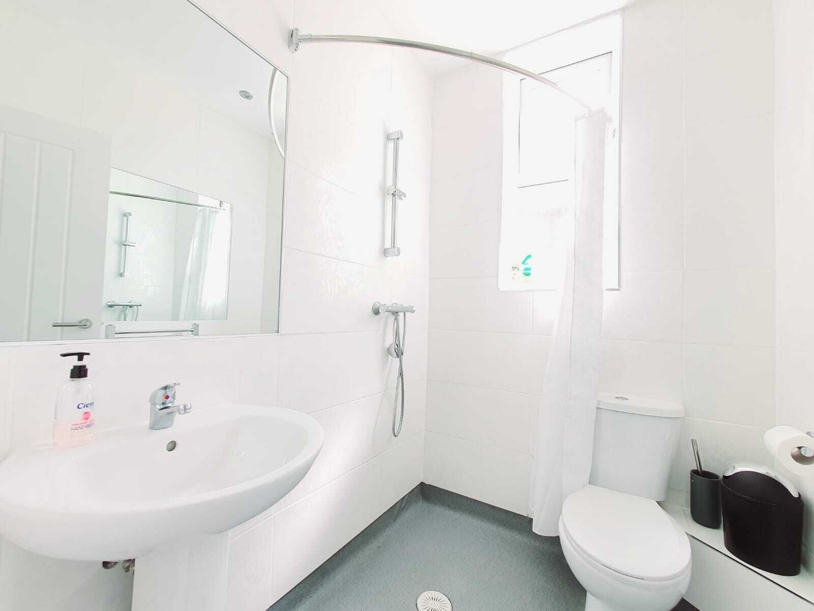 House, Private Bathroom (4 Bedrooms) | Bathroom