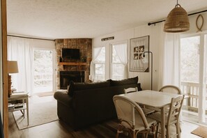 Smart TV, fireplace, Hulu, streaming services