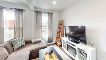 Smart TV, video games