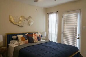 3 bedrooms, desk, iron/ironing board, free WiFi