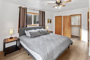 3 bedrooms, iron/ironing board, free WiFi, bed sheets