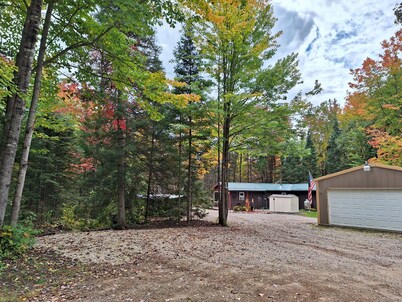Cabin tucked into the woods! Trail access for ATV/UTV & snowmobiles. 






 
 