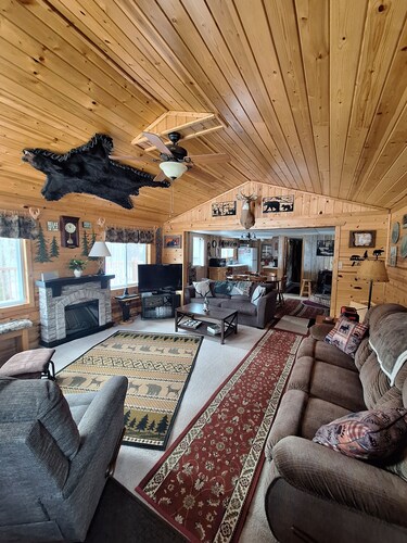 Cabin tucked into the woods! Trail access for ATV/UTV & snowmobiles. 






 
 