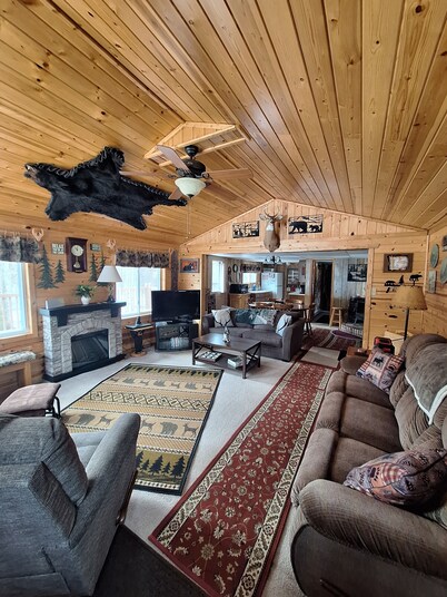 Cabin tucked into the woods! Trail access for ATV/UTV & snowmobiles. 






 
 