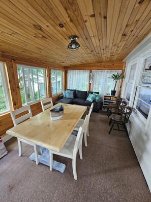 Dining - Willsboro Relaxing Waterfront Getaway (Willsboro)
