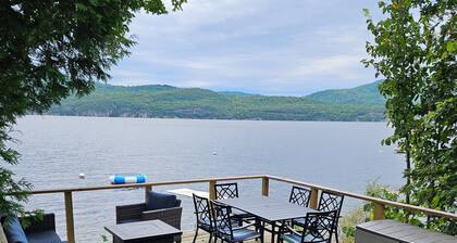 Willsboro Relaxing Waterfront Getaway