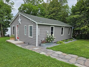 Exterior - Willsboro Relaxing Waterfront Getaway (Willsboro)