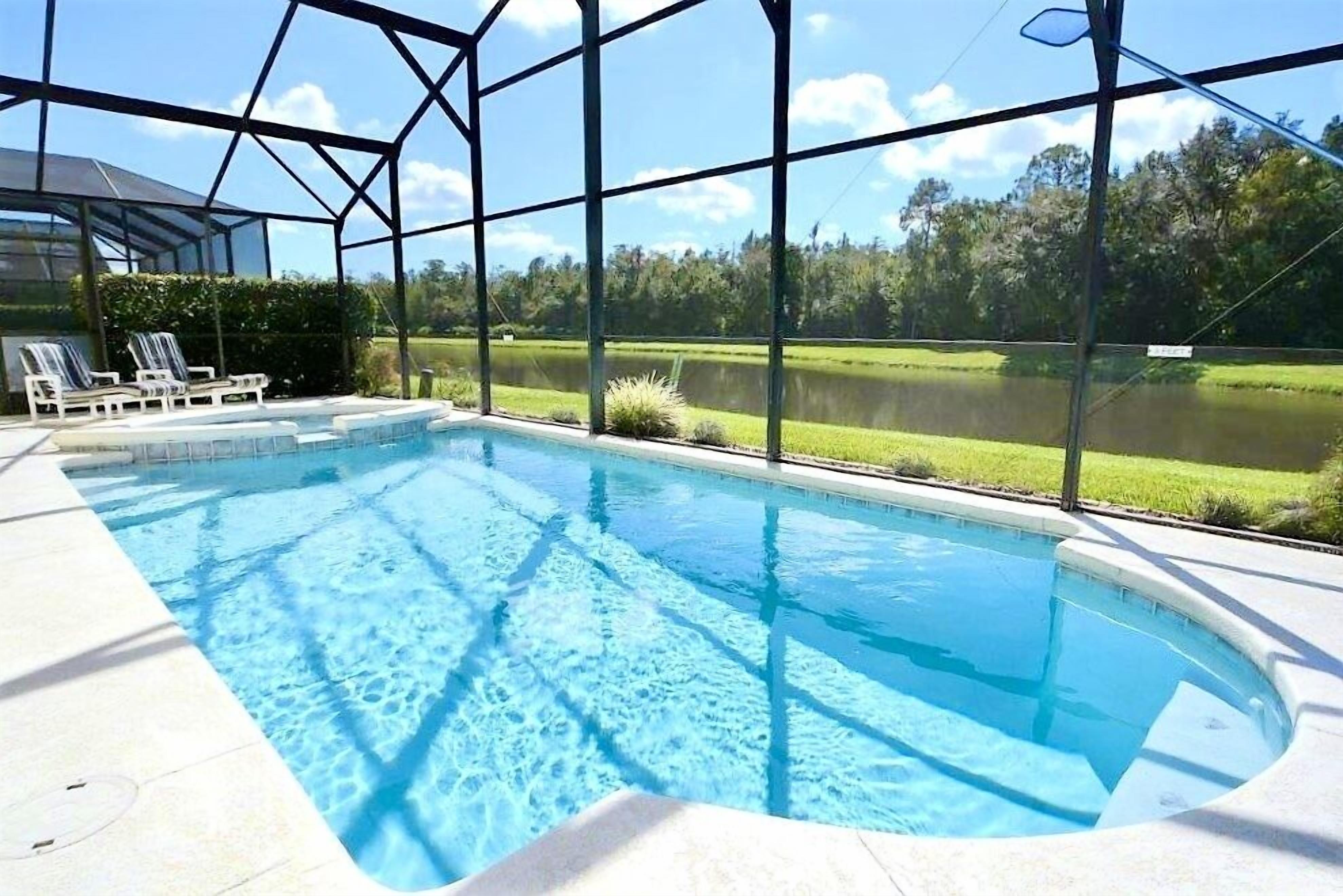 Ref 28. Villa with own pool/spa. Lake view.