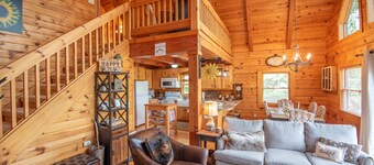 Your Hideout Near Hot Spots | 5 Mins to Great Eats | Buena Vista Log Cabin
