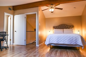 3 bedrooms, desk, iron/ironing board, free WiFi