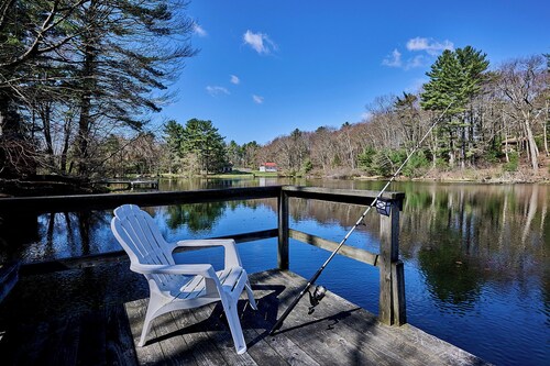 Cozy Nature Escape: 4BR Pet-Friendly House Spacious Retreat w/Game Rm/FirePlace